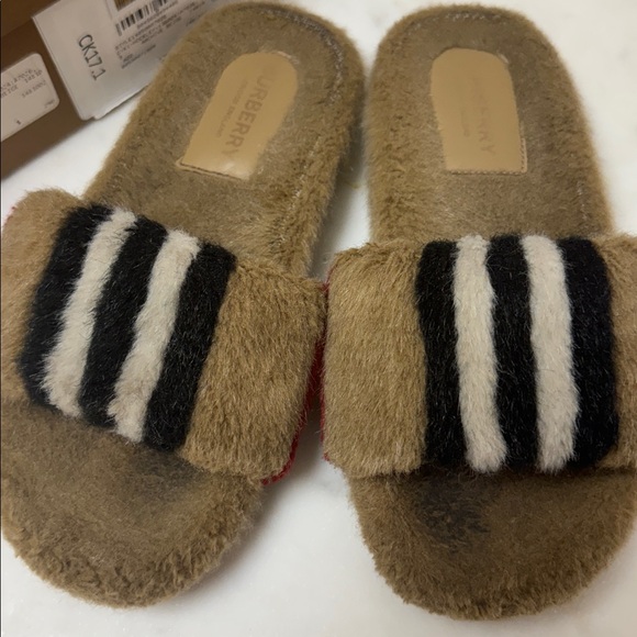 Burberry Hockley Faux Fur Slipper Sandal - Picture 7 of 9
